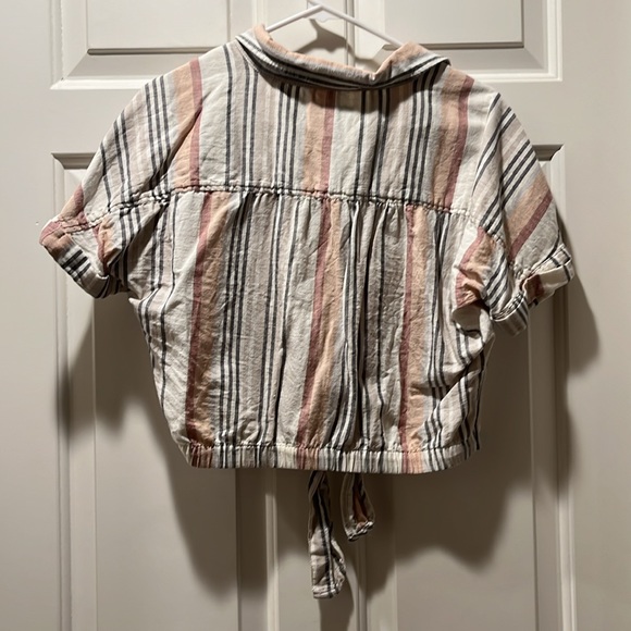 American Eagle cropped button up tie shirt - Picture 2 of 4